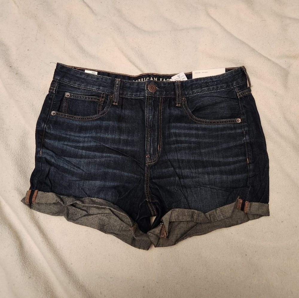 American Eagle Tom girl Midi shorts
